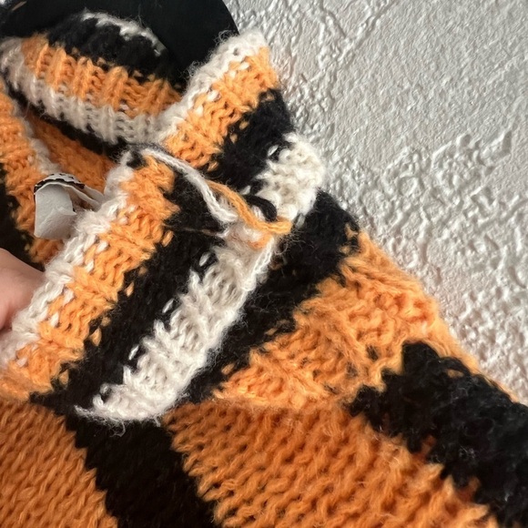 Avantlook Long Sleeve Turtleneck Sweater - Picture 9 of 11